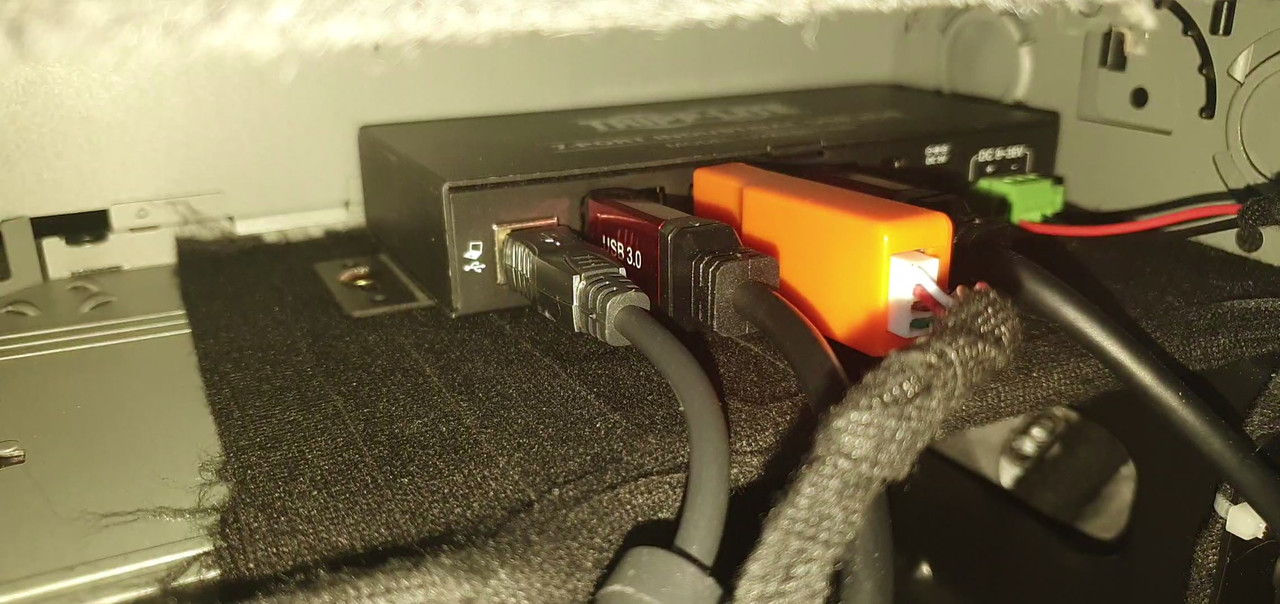 Trip lite usb hub to CC3 (5)