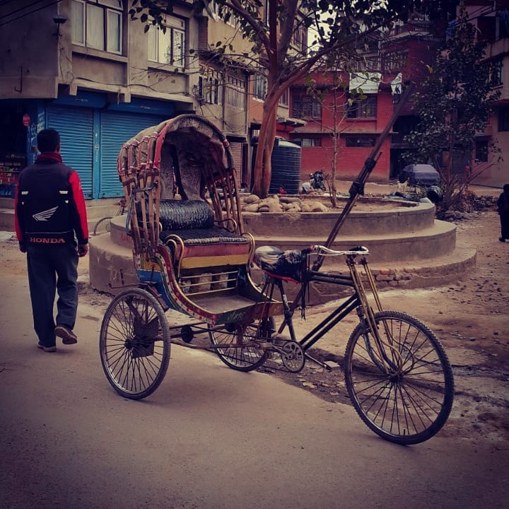 Ilustrasi sepeda becak di Nepal.