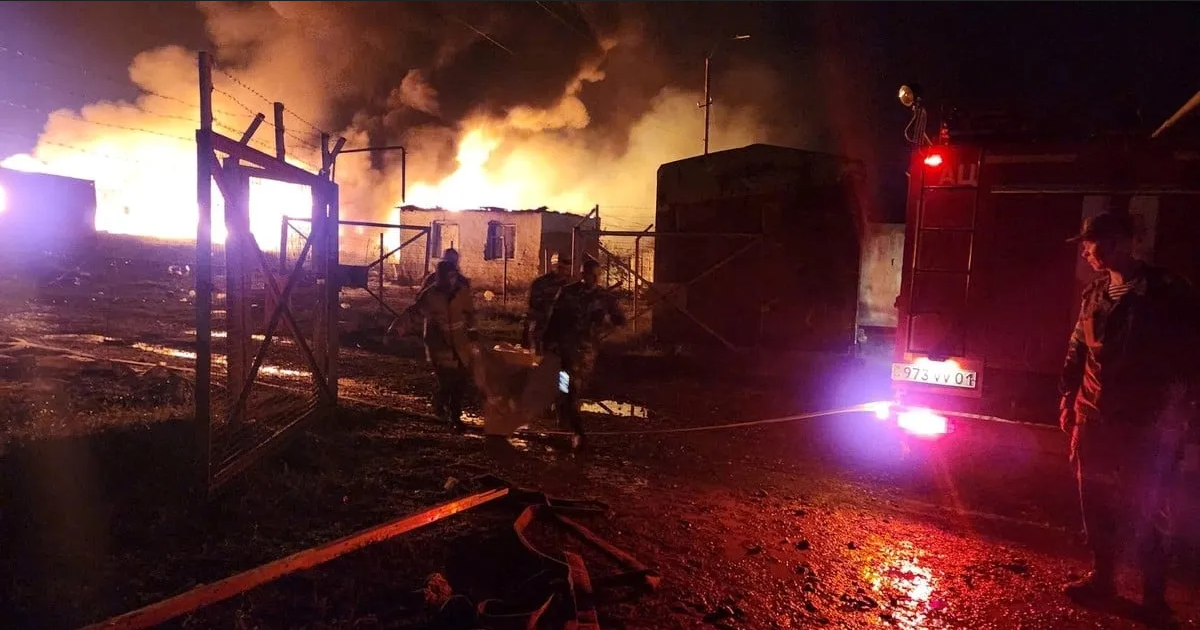 20 muertos en la explosión de un depósito de combustible