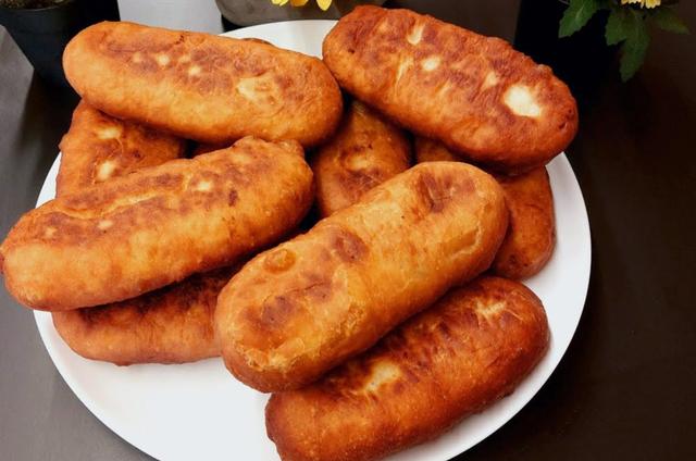 piroski patata potato piroshki 1600x1060
