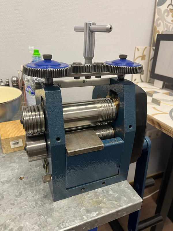 Мастерская Виктории Близзард - печь для эмали и рабочее место