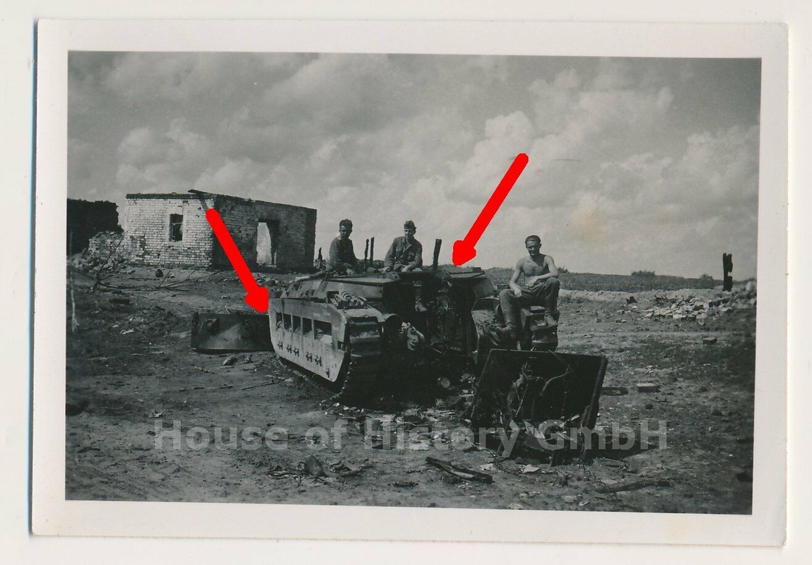 125179, Foto- Abgeschossener Panzer vom Typ Matilda (Mark II) in Russland