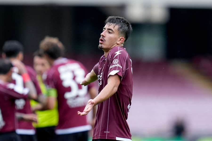 Catanzaro vs Modena, 00h00 ngày 15/04