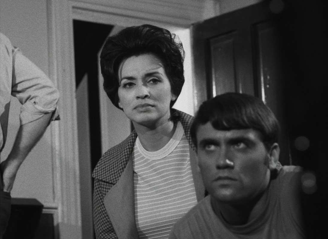 Night of the Living Dead (1968) Criterion.mkv_snapshot_01.00.42_