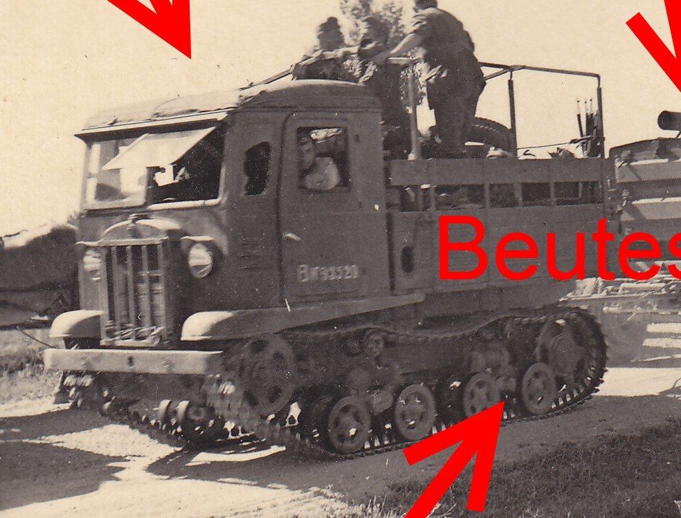 Russischer Artillerie Schlepper STZ-5   Tankanhä