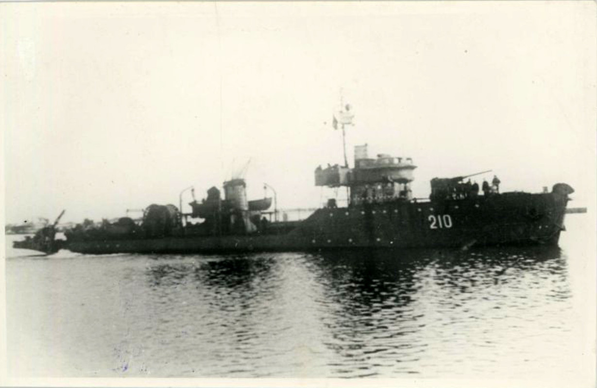 Быстроходный тральщик 210 Гак КБФ