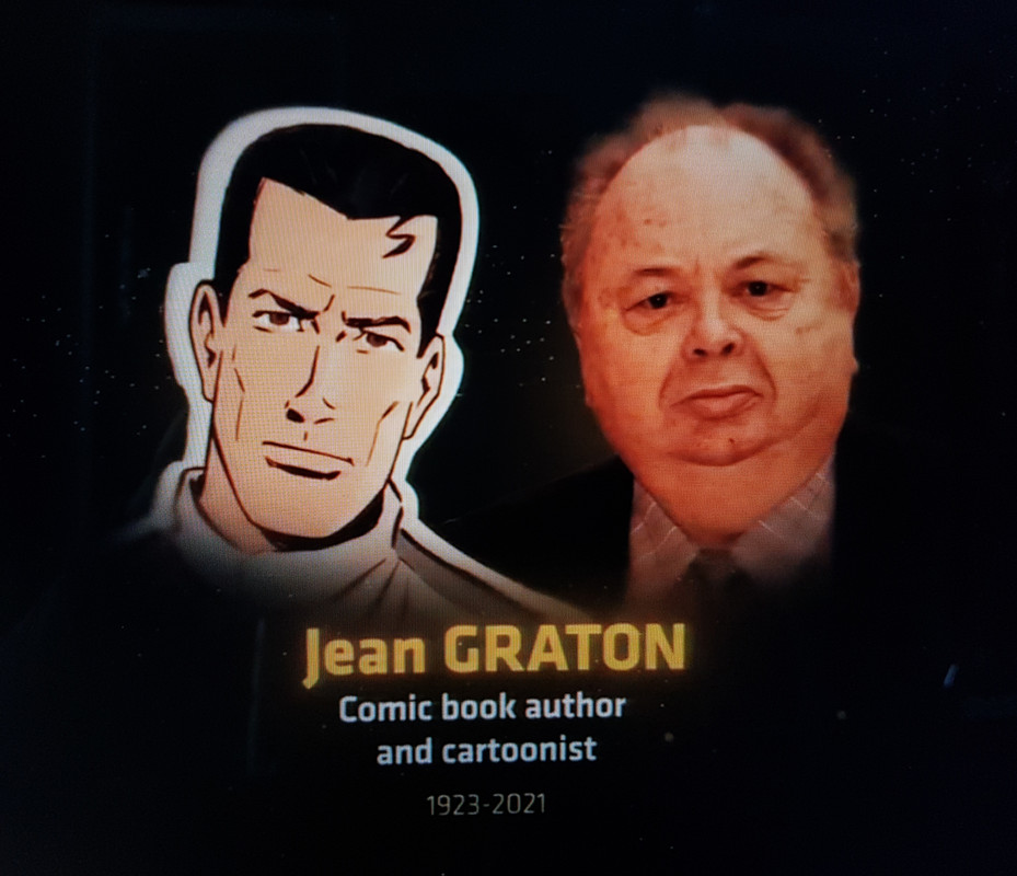 Le décès de Jean Graton - Page 2 Tijdens-het-FIA-prijsuitreiking-gala-van-16-december-2021-waarin-Max-Verstappen-zijn-beker-als-were