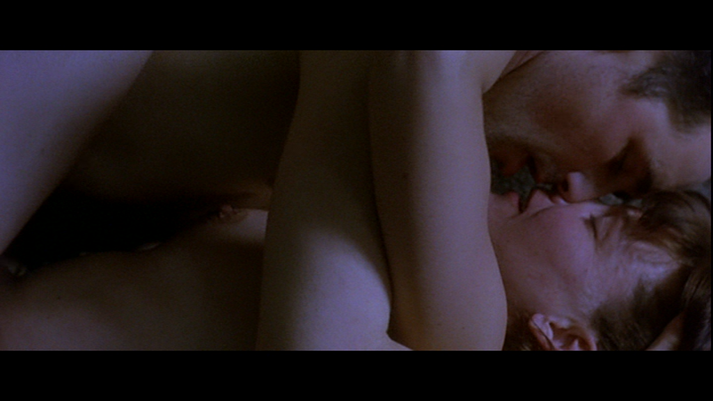 cap_Intimacy 2001 DVD-9_Custom pt2_00:02:40_01