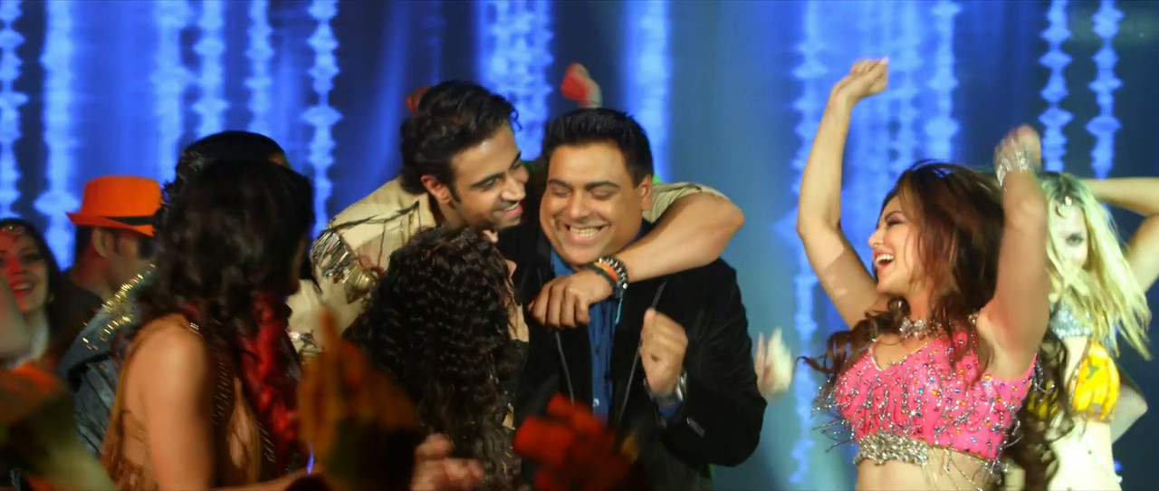 Daaru Peeke Dance.mkv_000310.560