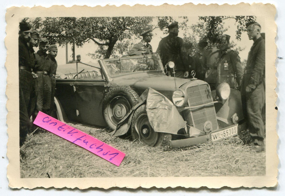 verunglückter WL-Mercedes-PKW-Cabriolet WL-55300