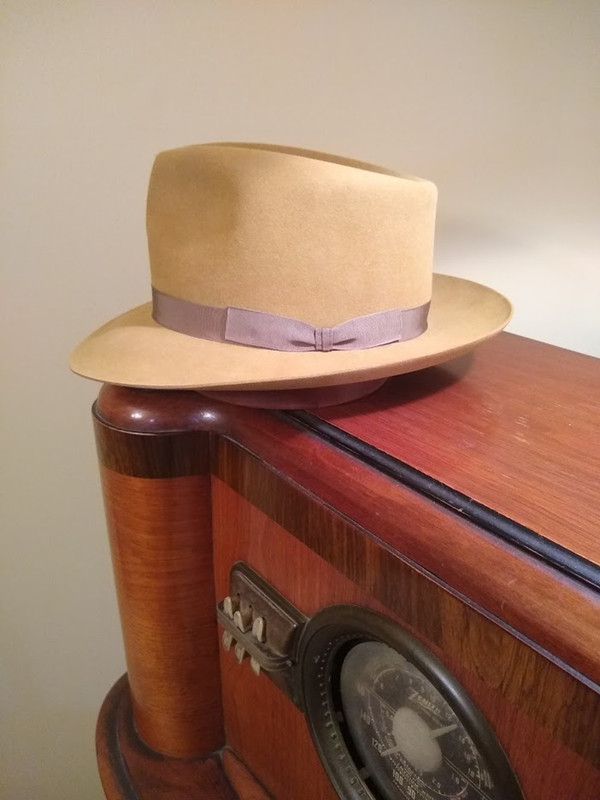 4-X-Fedora-Resistol-2-A.jpg