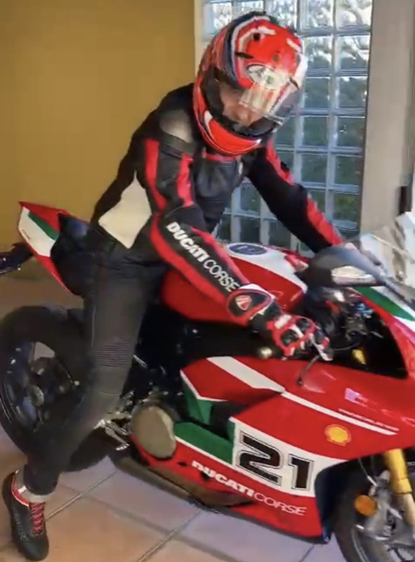 B4E50BDC-629D-46E4-A922-39532A10806D