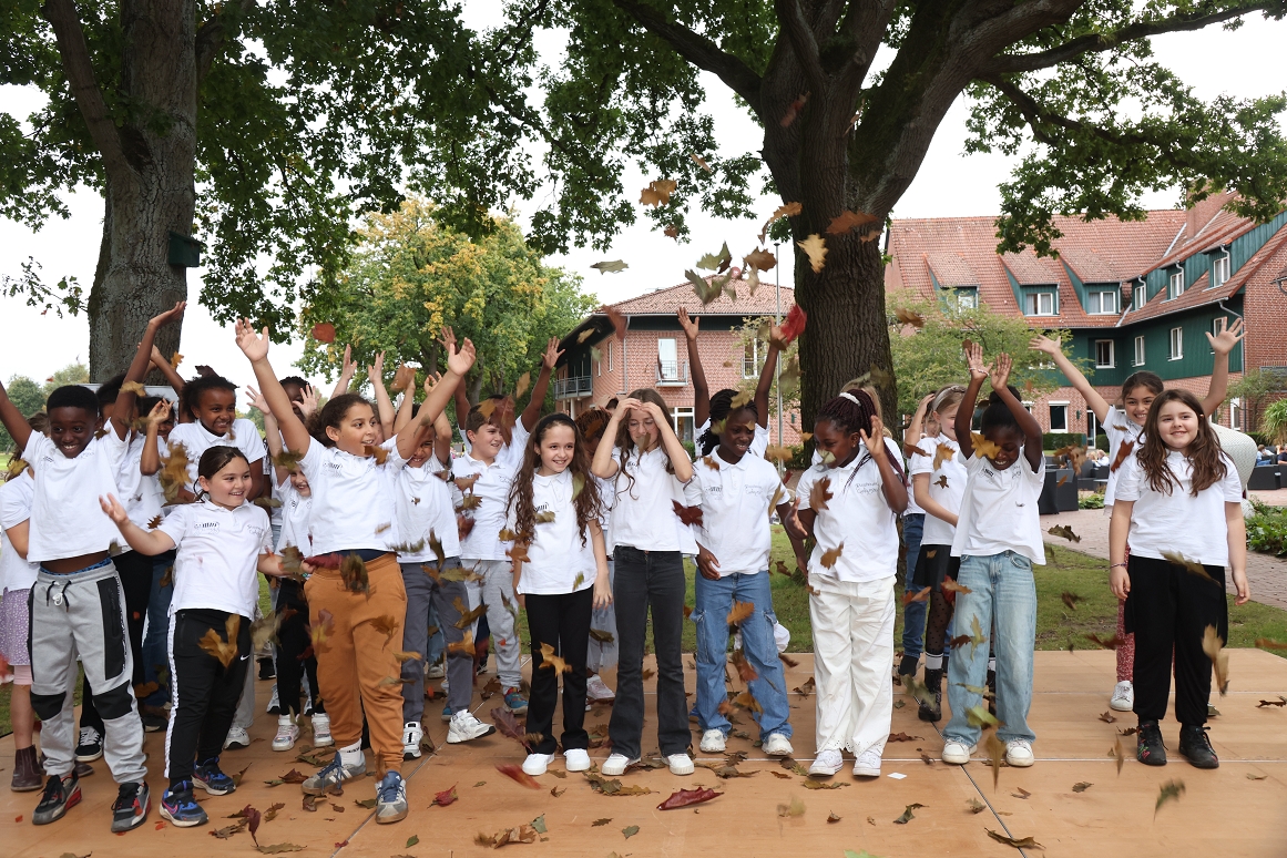 web_Dulsberger Chorkatzen beim Indian Summer 2025 Stiftung Kinderjahre (c) Wallocha (209)