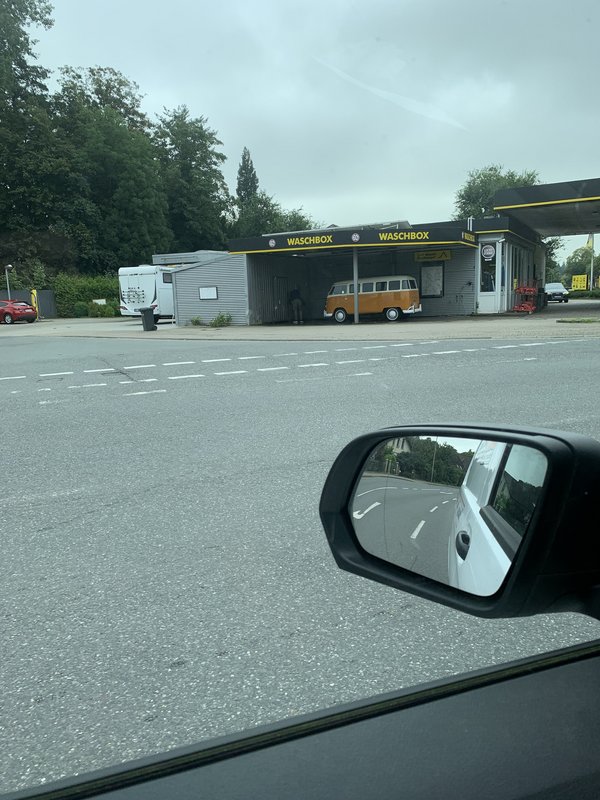 9C19F979-191C-40E1-808F-23797831B214