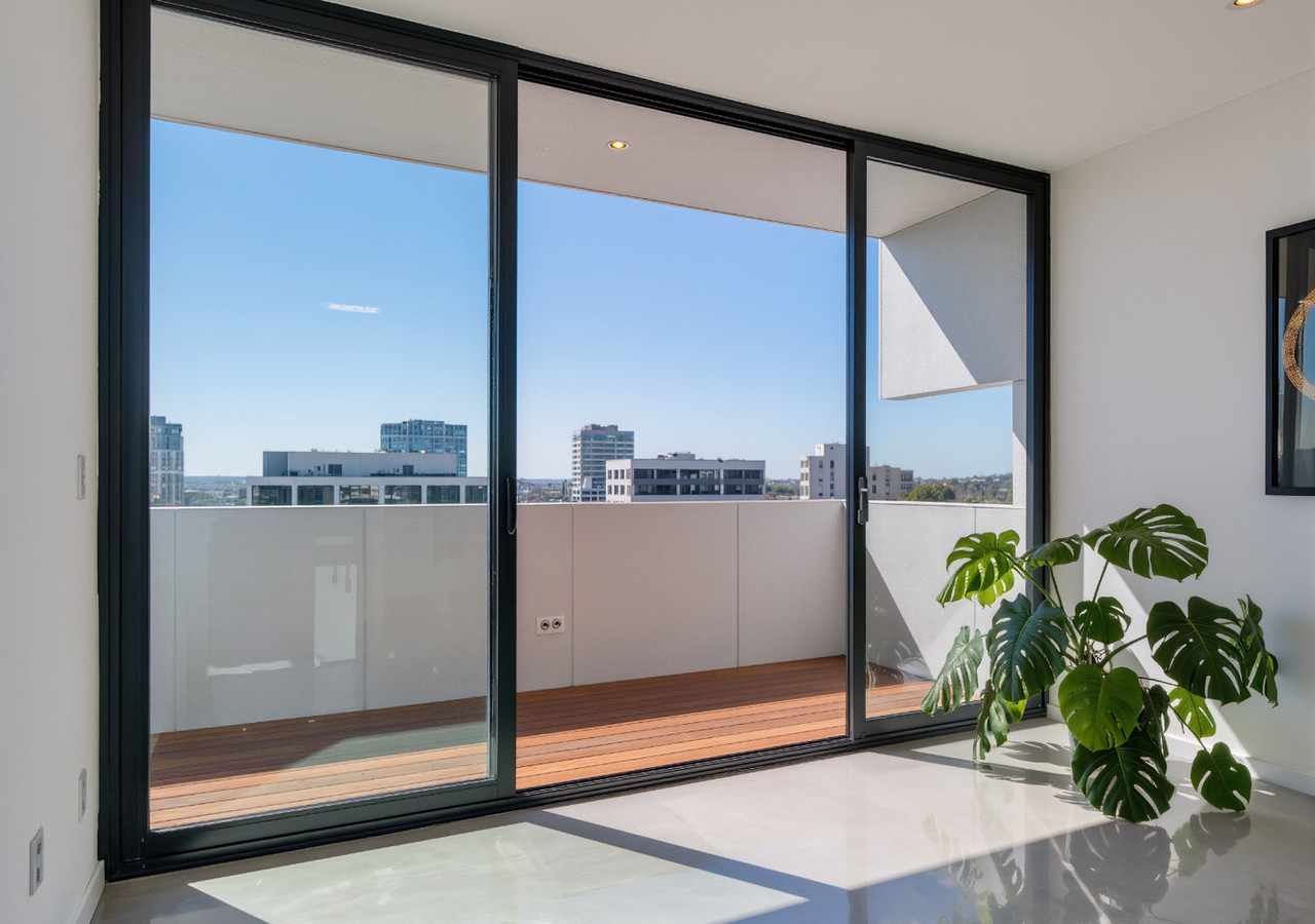 Отделка балкона в Томске: цены, сроки и варианты утепления