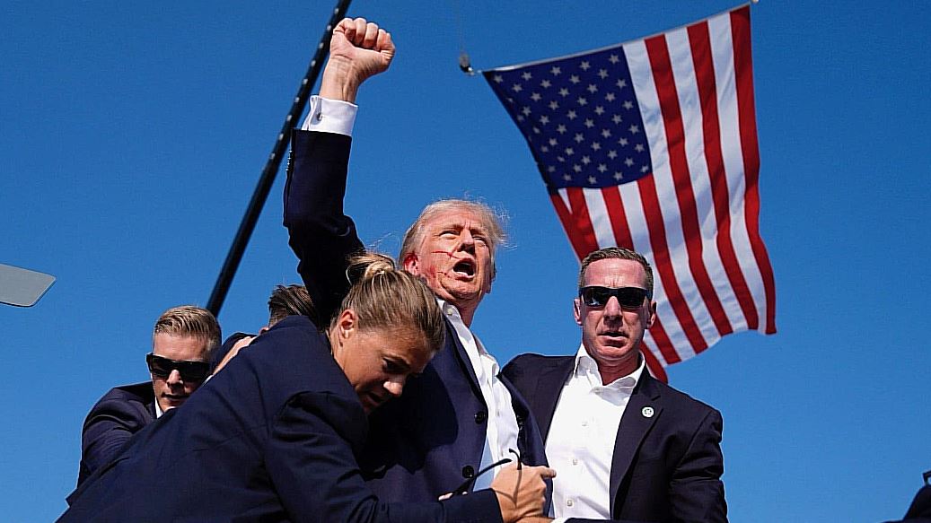 Trump-photo.jpg Trump-photo.jpg