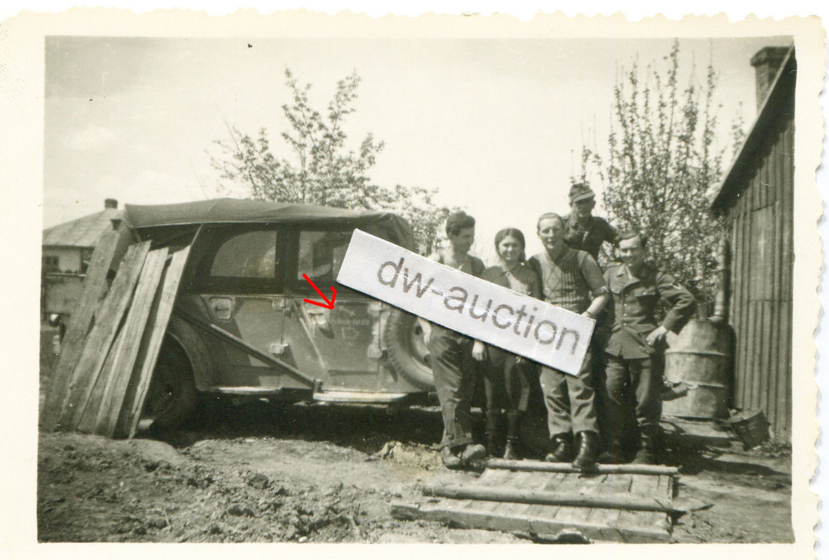 23 Panzer Division , Fahrzeug mit Wappen auf Tür