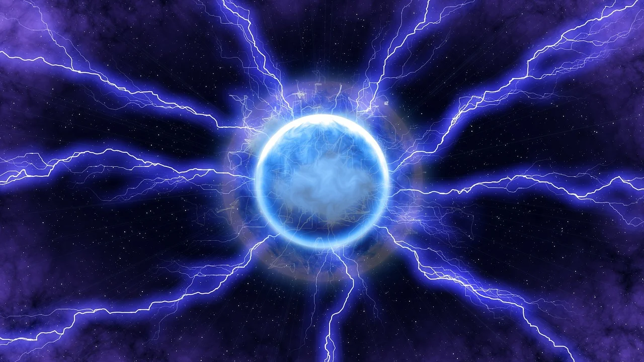 blue-lightning-2295075-1280.webp