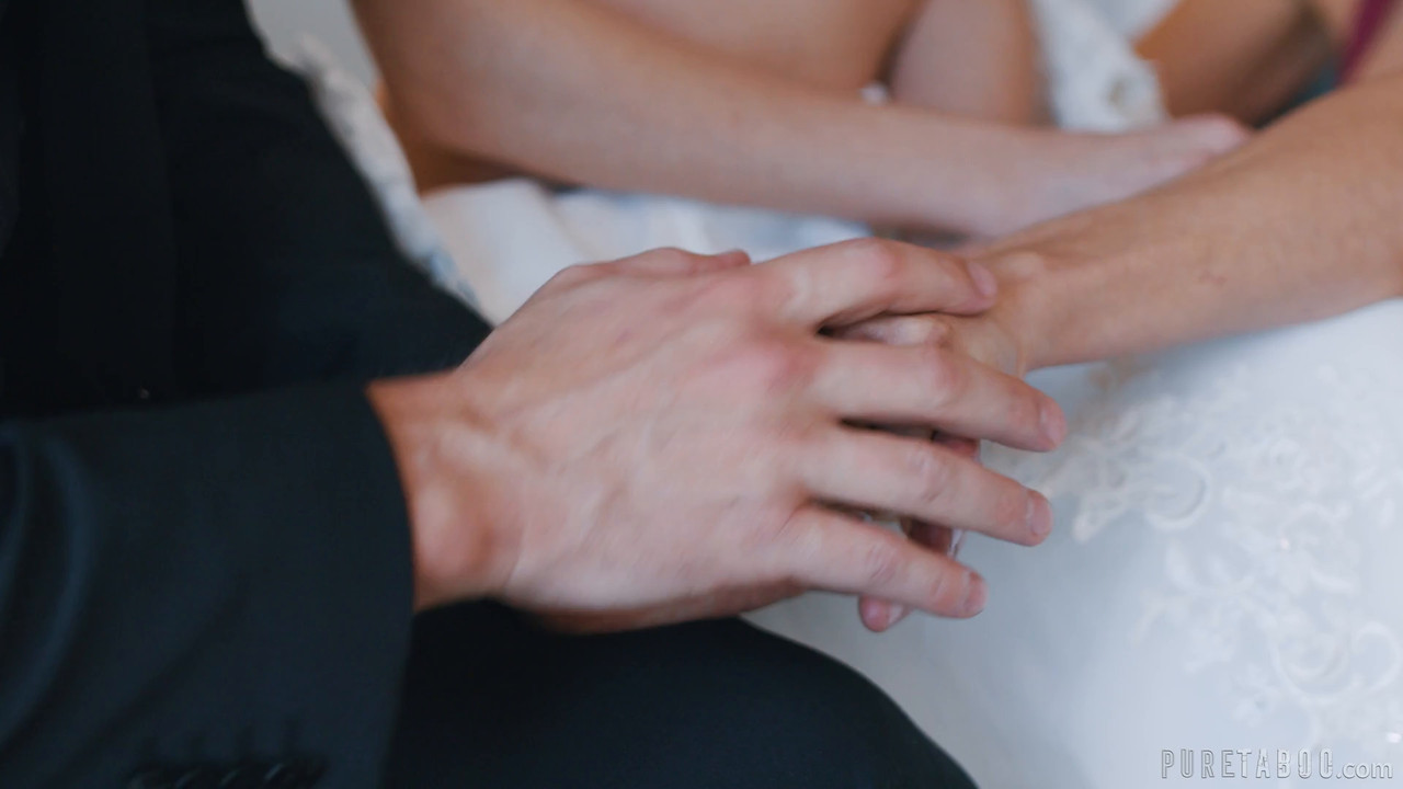 Reagan Foxx Maya Woulfe - Wedding Jitters - PURETABOO.mp4.0004