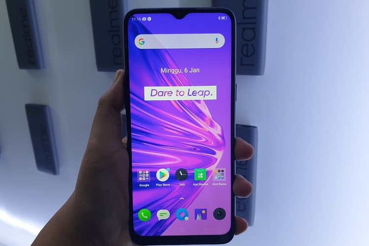 Tampak depan Realme 5 Pro.