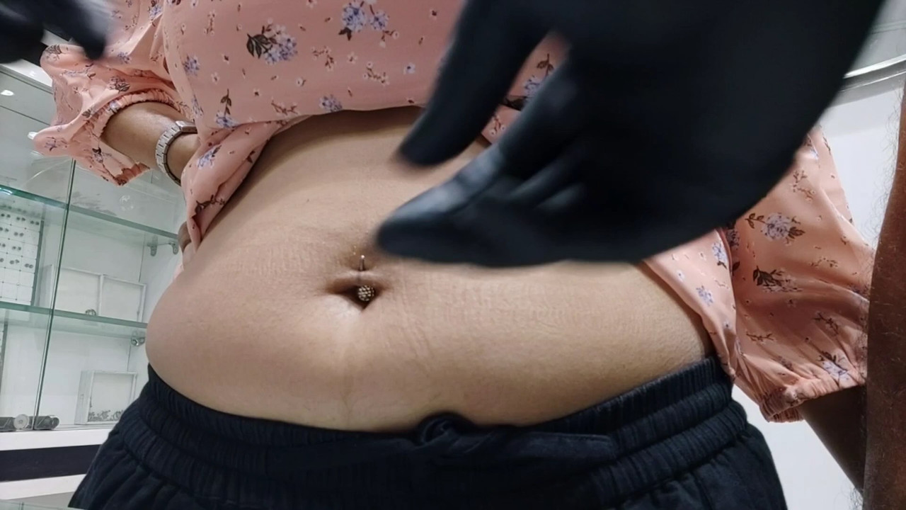 [Image: fatty-tummy-and-navel-piercin-in-pink-to...52-000.jpg]