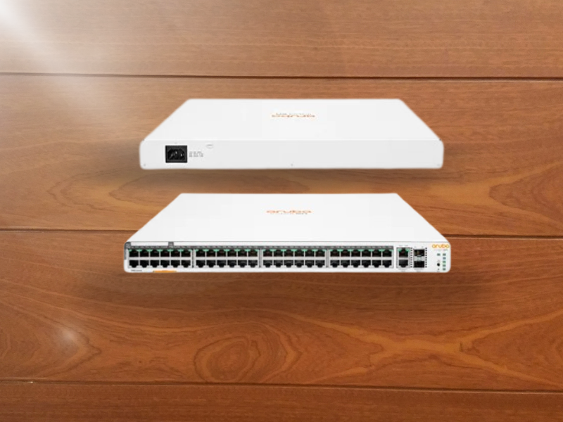 Cenário de rede com o Switch Aruba Instant On 1960 JL809A, destacando a segurança e o controle de acesso de dispositivos.