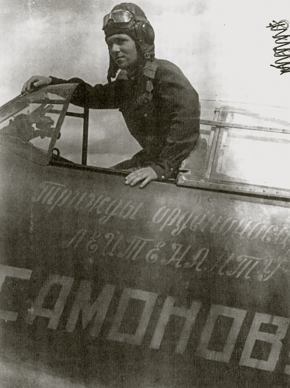 Lavochkin-La-5F-116IAP-with-Nikolai-Timofeevich-Samonov-Aug-1943-01