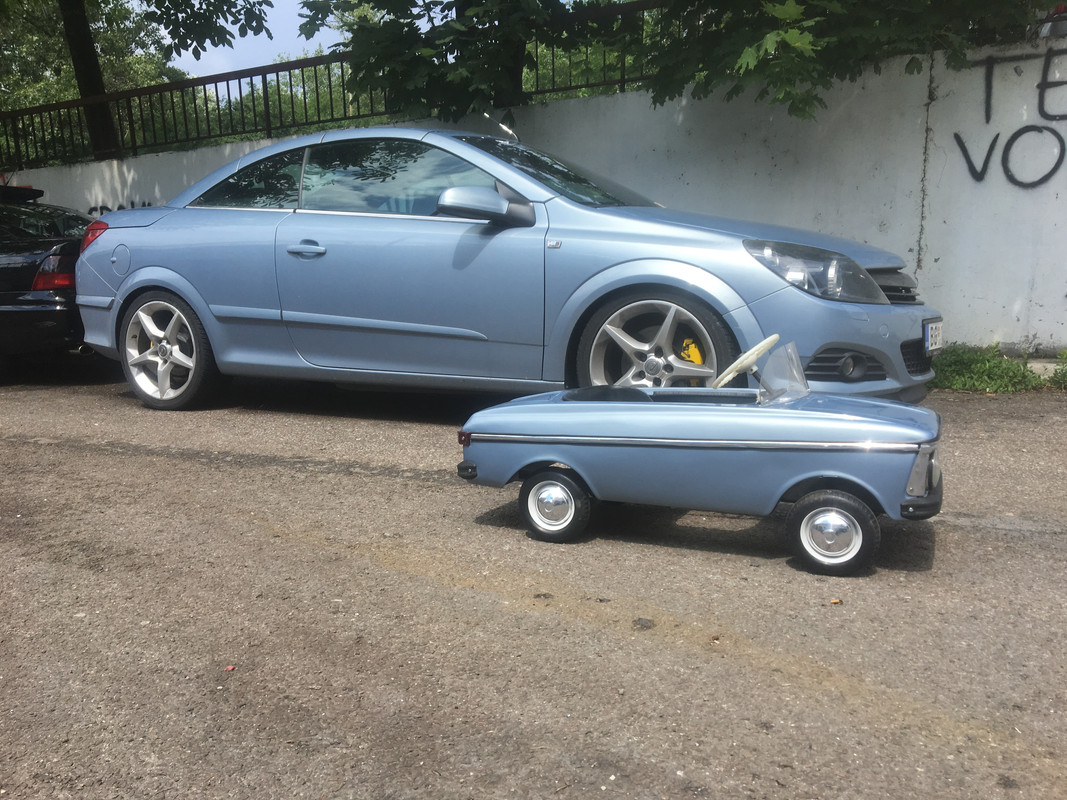 D19CE9B2-F3C6-48C4-A637-949AD246E146