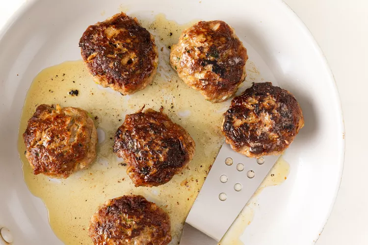 superyumy frikadellen german meatballs lead 1 4ae36a23f4c140fb95a9a95645e330b8