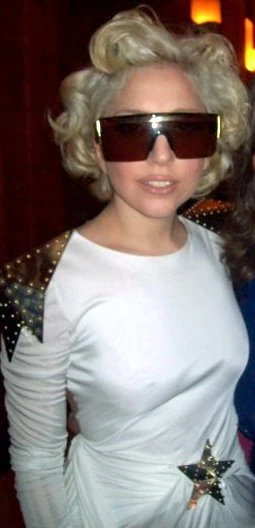 10-27-09-At-z100-Radio-002.webp