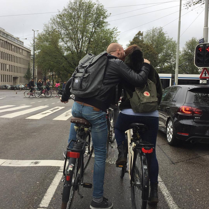 Cycling-100b-Stop-lights-are-for-lovers-