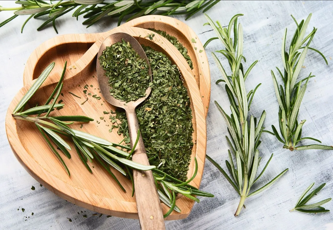 ¿Cuáles son las enfermedades que ayuda a combatir el romero?