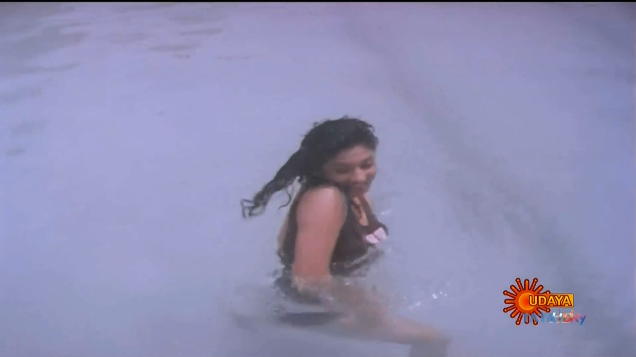 Vanitha Vasu Hot NR.mp4_20210825_072957.288
