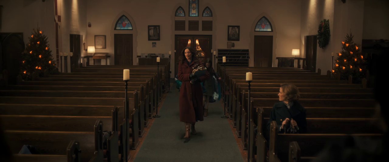 The-Best-Christmas-Pageant-Ever-2024-WEBRip-Hindi-English-720p-x264-AVC-HE-AAC-5-1-ESub-mkv-0002