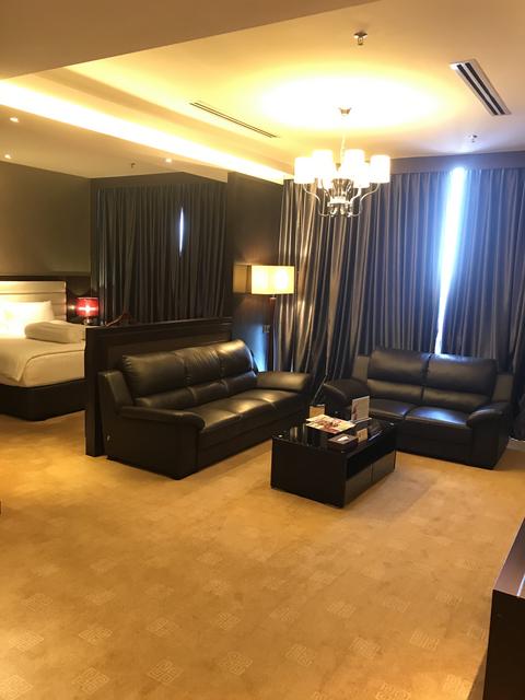 19C84BBC-33B3-47DD-85F8-13782659DCA4