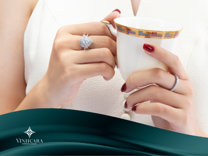 Trang sức cao cấp Vĩnh Cara trên tay của phái đẹp