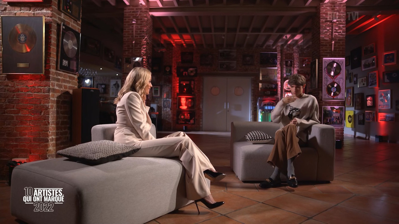 Angèle, M.Pokora, Mylène Farmer ils ont fait 2022 2023_01_07_18_50_00.ts_snapshot_00.51.29.795