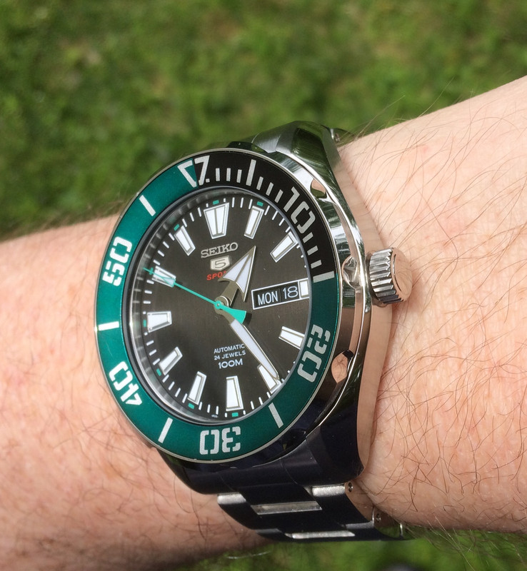 181EE7BE-D6F3-49F4-AFD4-094F7EEC51B0