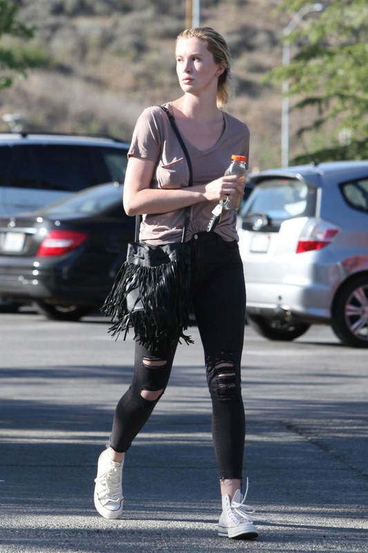 ireland-bladwin-out-and-about-in-los-angeles-05-15-2018-2