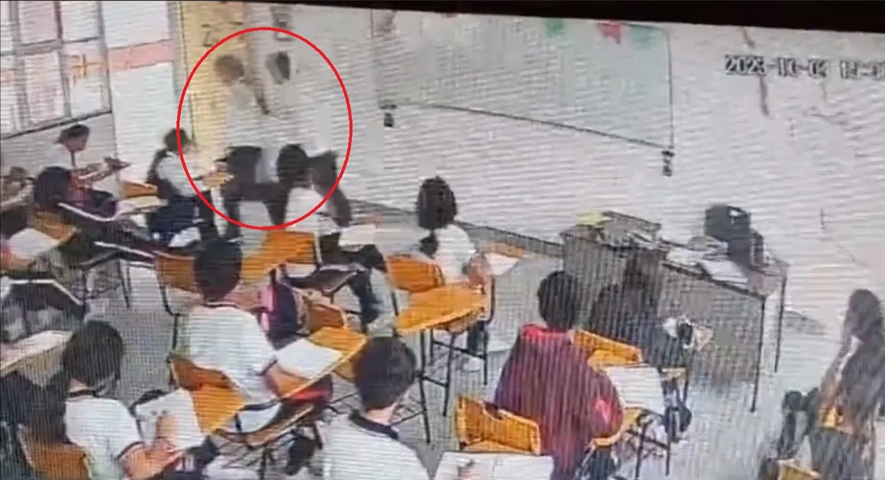Maestra de Español es apuñalada en Coahuila por alumno de 14 años: fuerte video