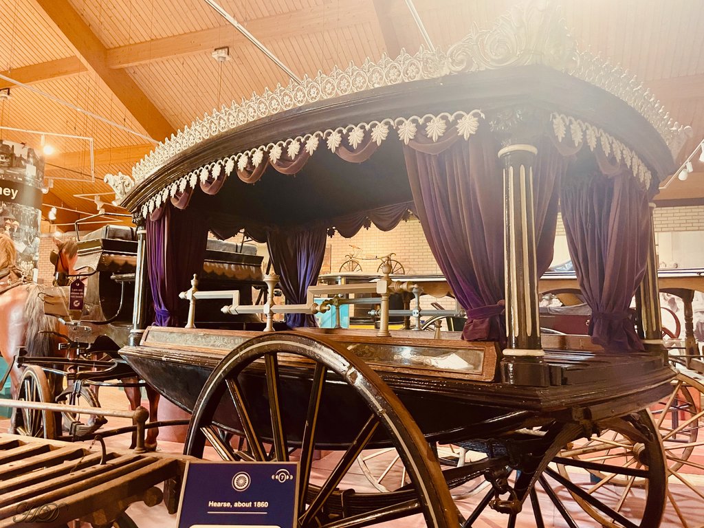 Upper-class-Hearse-HD.jpg