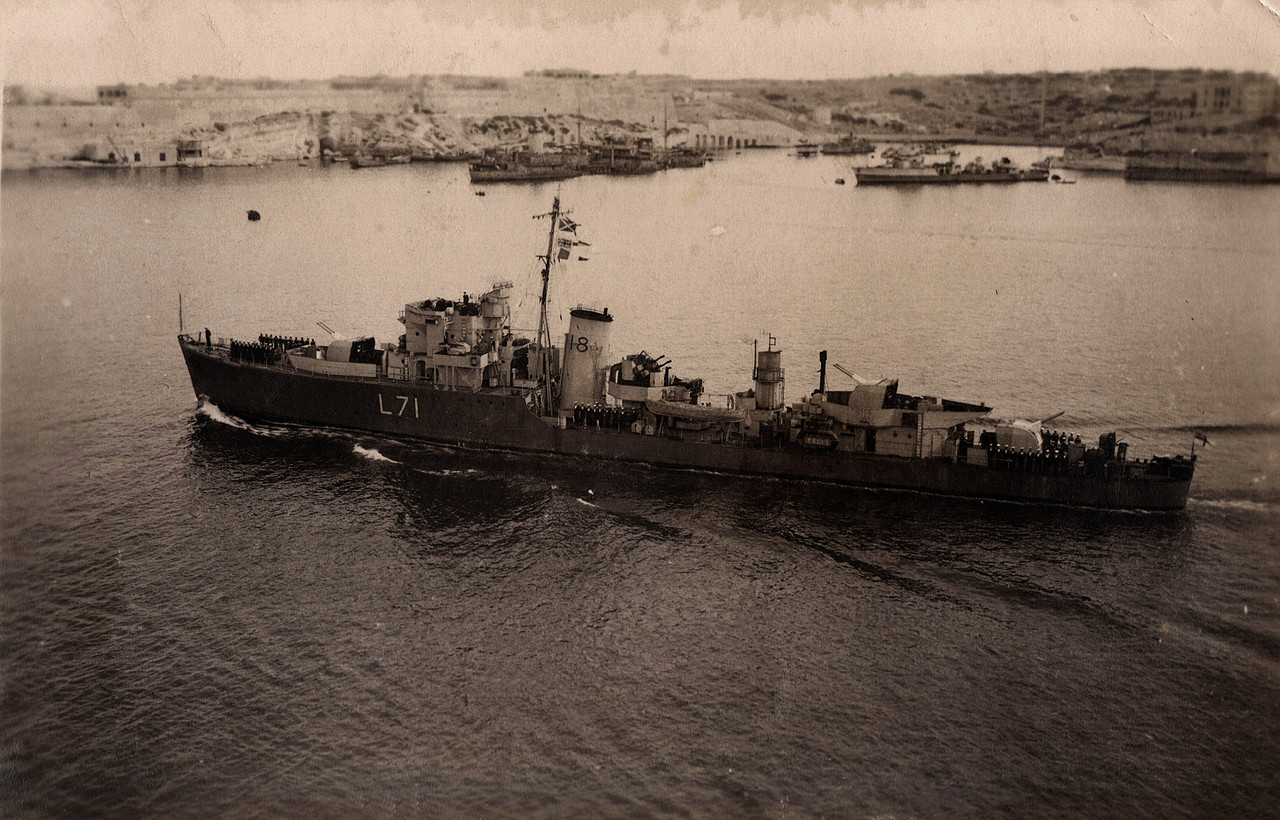 https://i.postimg.cc/26ZbcQq8/HMS-Calpe-departing-Malta-for-the-United-Kingdom-Nov-6th-1945.jpg