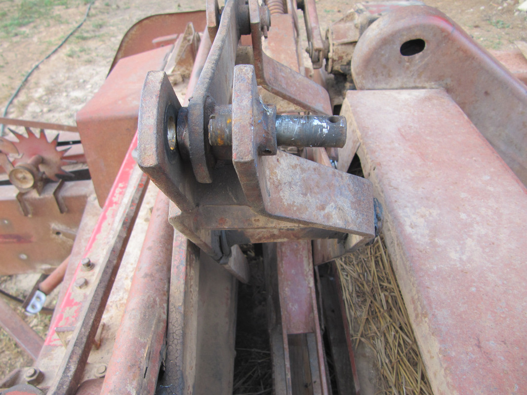 [Massey Ferguson 20-8] Restauración de empacadora IMG-2463