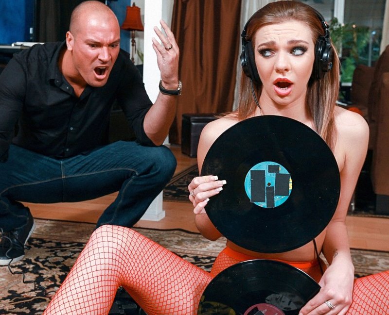Tiffany Watson - Vinyl Vixen 1080p