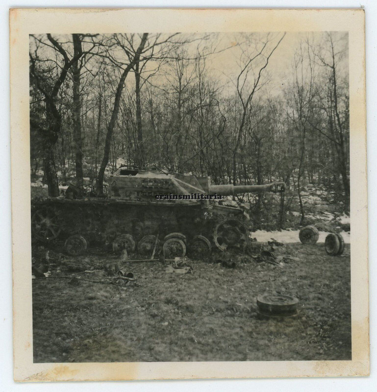 Orig. Foto zerstörtes StuG III Sturmgeschütz Endkampf RHEINBACH b. Bonn 1945