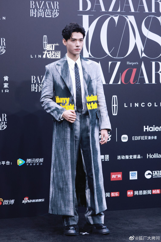 0077Ahqlly1hegksej2m5j31u62rakjm