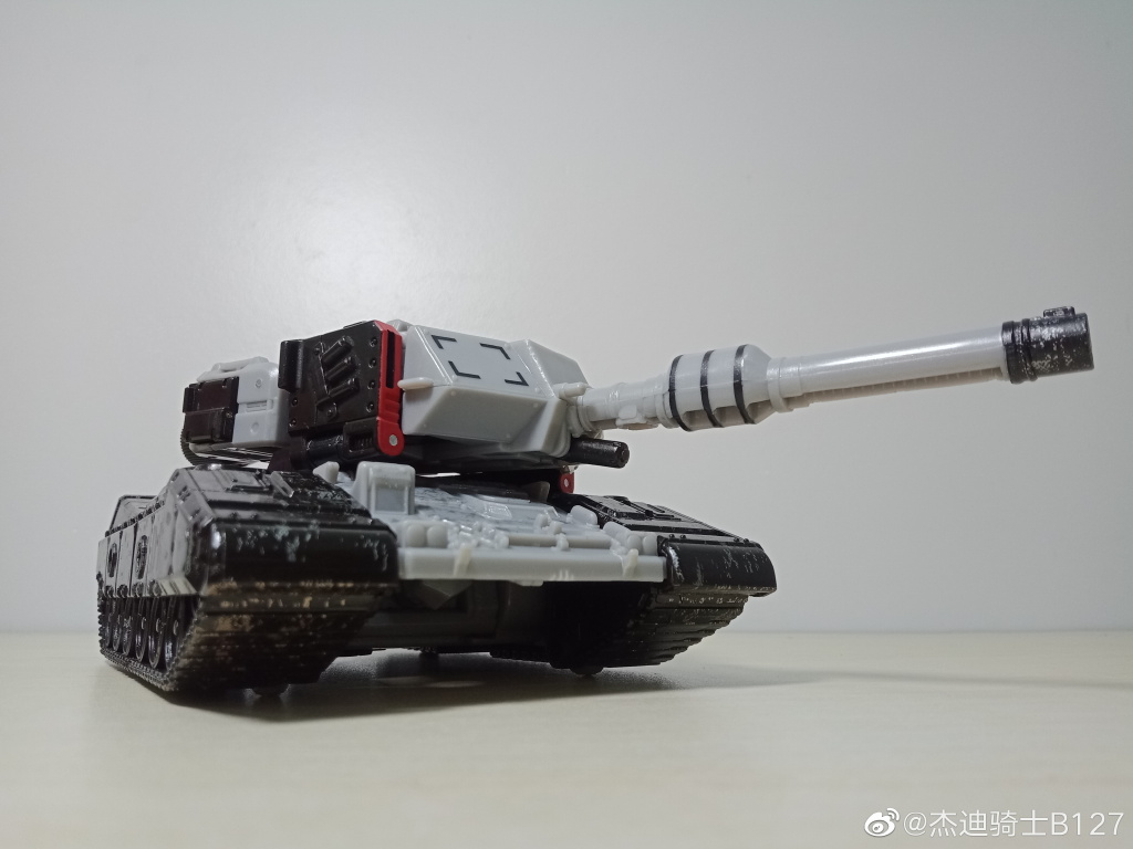 Earthrise-Megatron-12