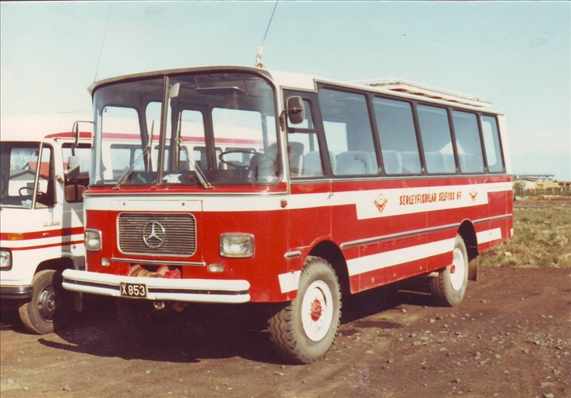 X 853