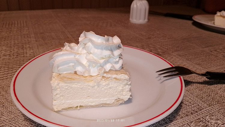https://i.postimg.cc/26dXfZt5/kremes-2023-01-22.jpg
