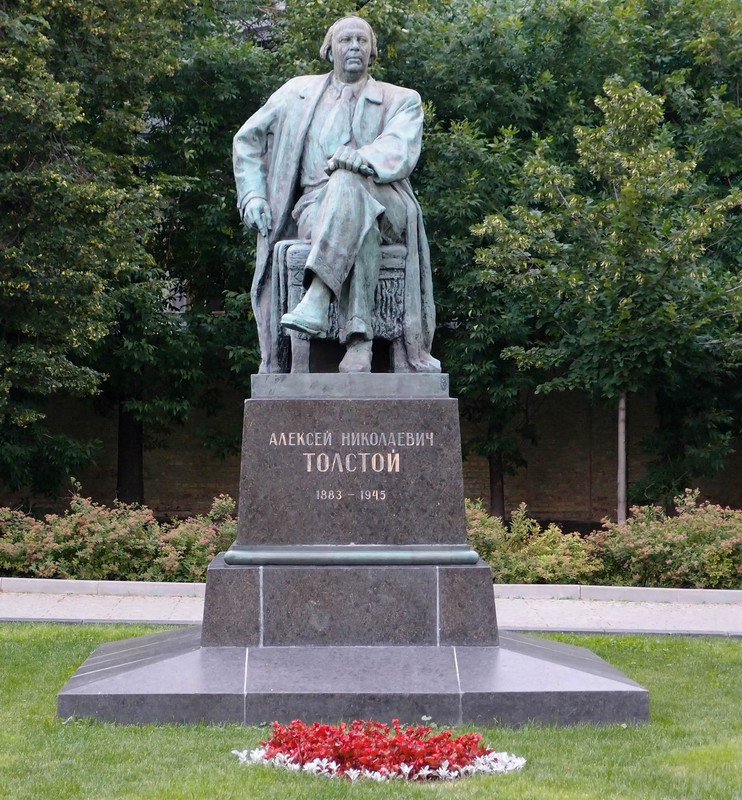 tolstoy-an-monument